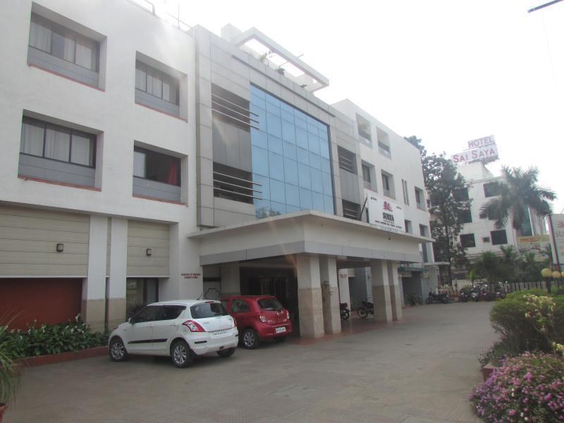 נאסיק Hotel Surya Renaissance מראה חיצוני תמונה